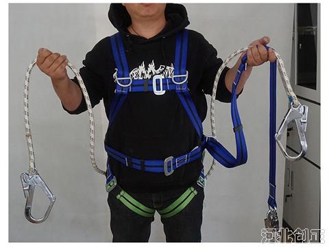 藍(lán)色全身五點(diǎn)式大鉤安全帶